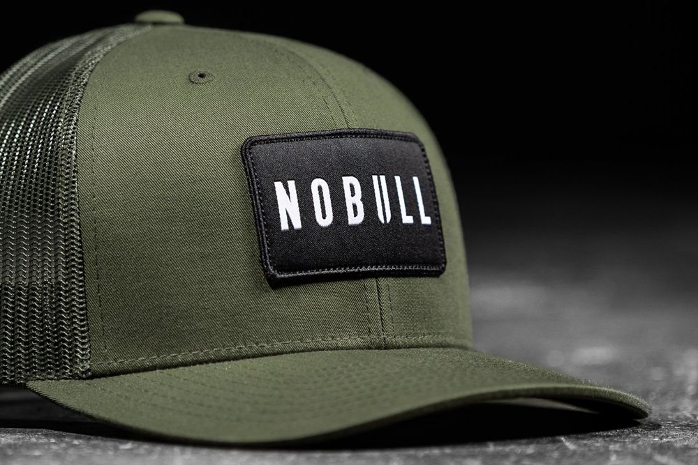 NOBULL Caps - Nobull Curved-Brim Trucker Maslinasto Zelene Zelene (356817-NRK)